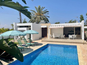Spacious Island Villa with private pool